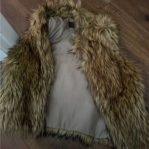 Beautiful Ci Sono fur vest.
